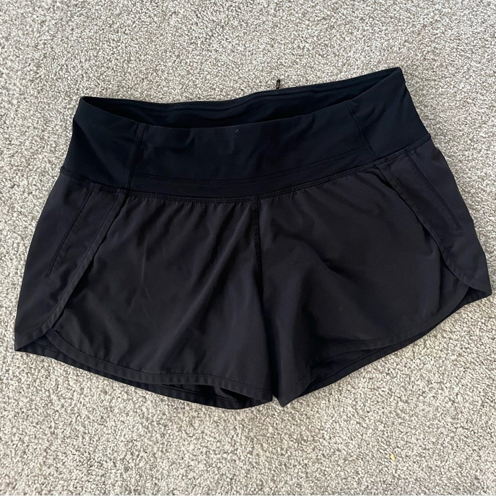 Lululemon Speed up short - 4 inch, mid rise, size 6